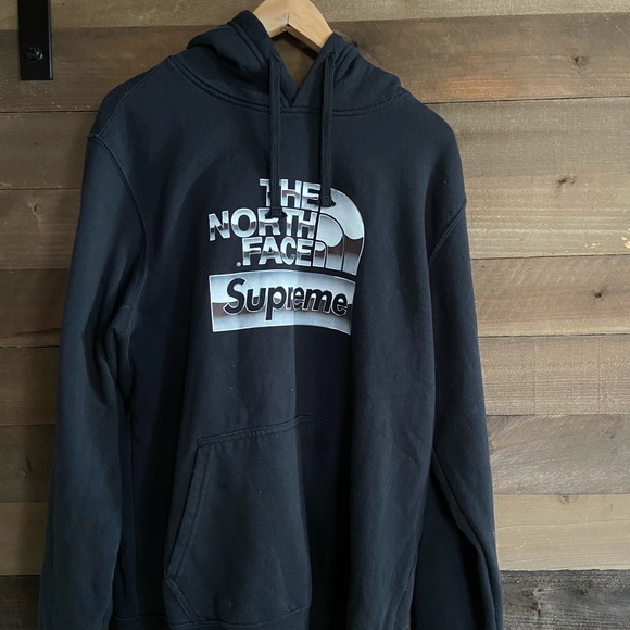 Supreme north face sweatshirt!! Worn once - Picture 2 of 4